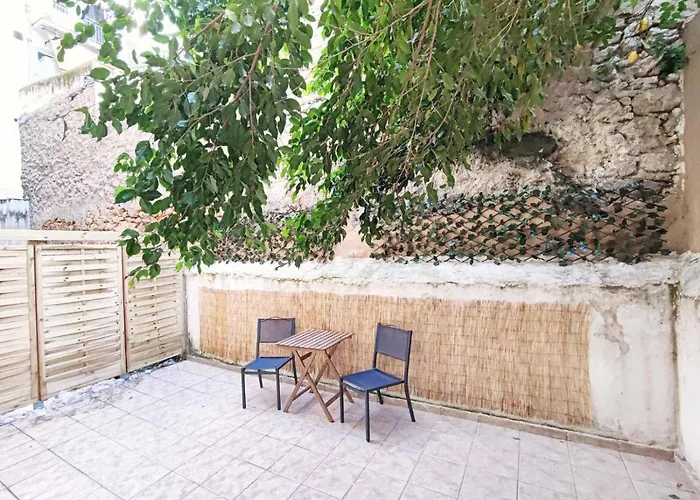 Avli Apartment